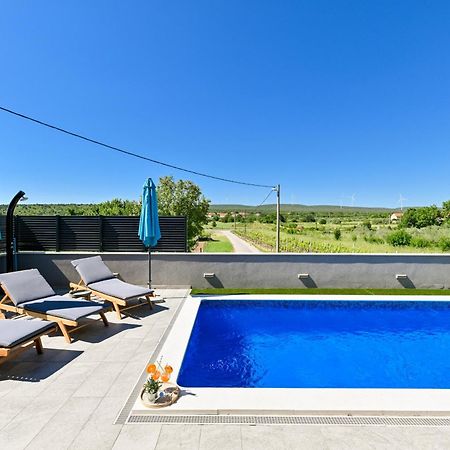 Luxurious Villa Natali Pridraga Luaran gambar