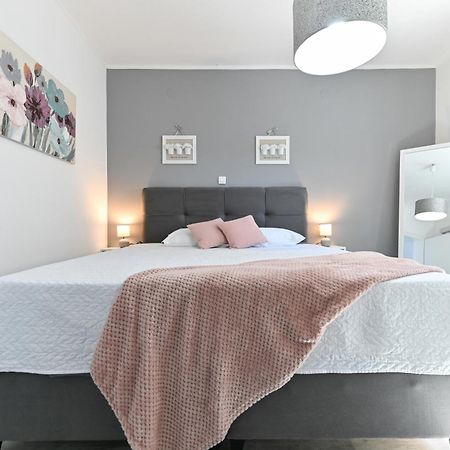 Luxurious Villa Natali Pridraga Luaran gambar