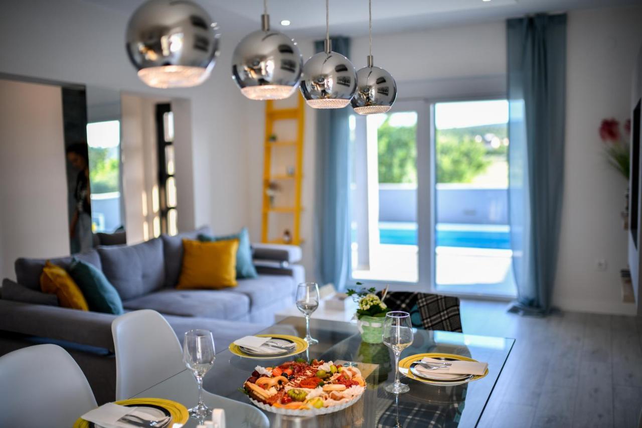 Luxurious Villa Natali Pridraga Luaran gambar