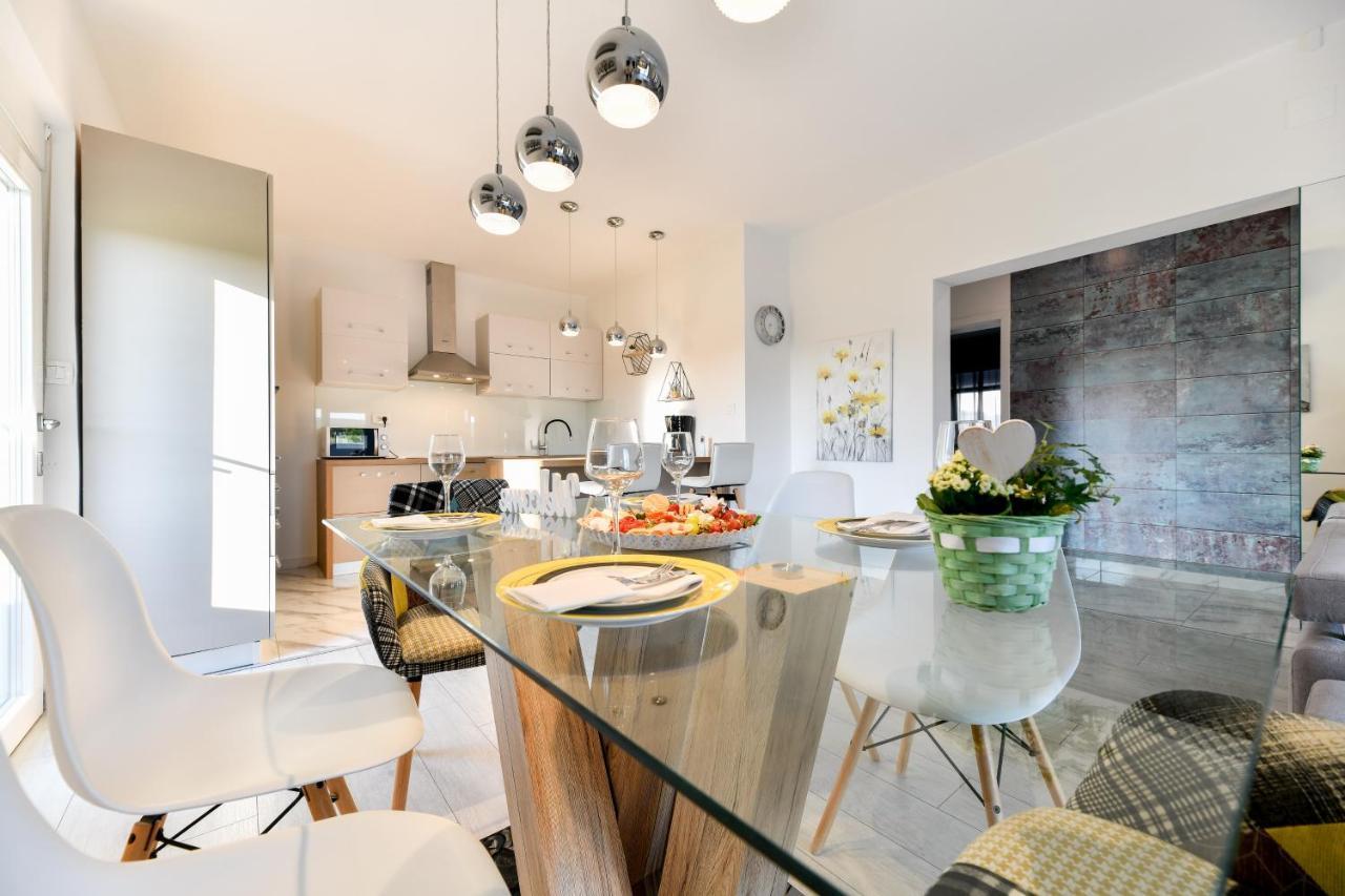 Luxurious Villa Natali Pridraga Luaran gambar