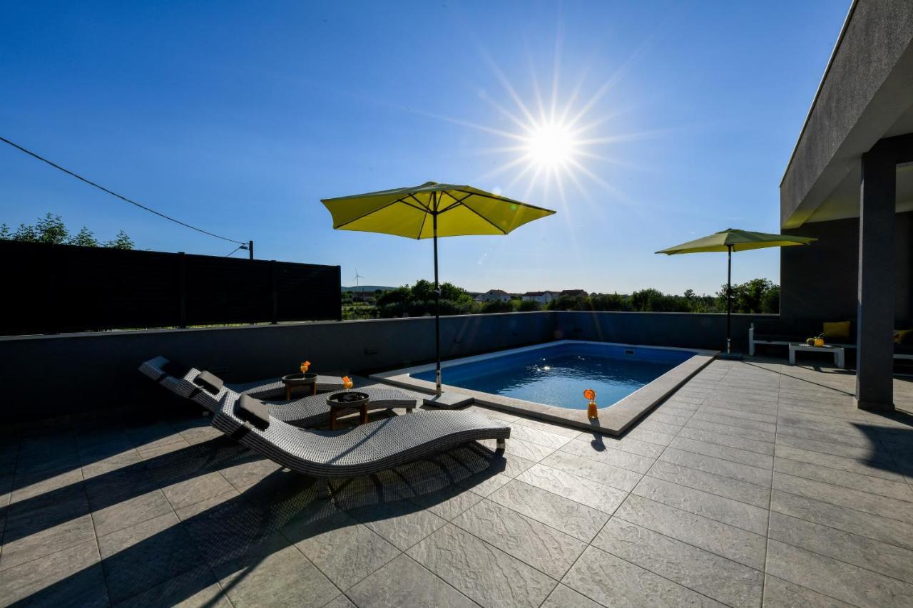 Luxurious Villa Natali Pridraga Luaran gambar
