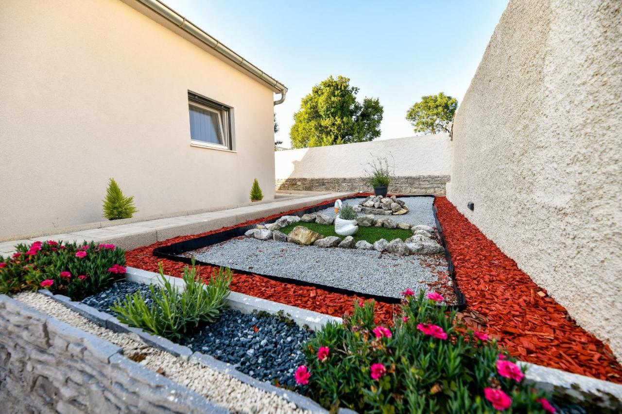 Luxurious Villa Natali Pridraga Luaran gambar