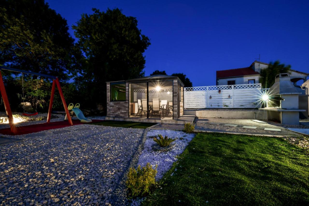 Luxurious Villa Natali Pridraga Luaran gambar