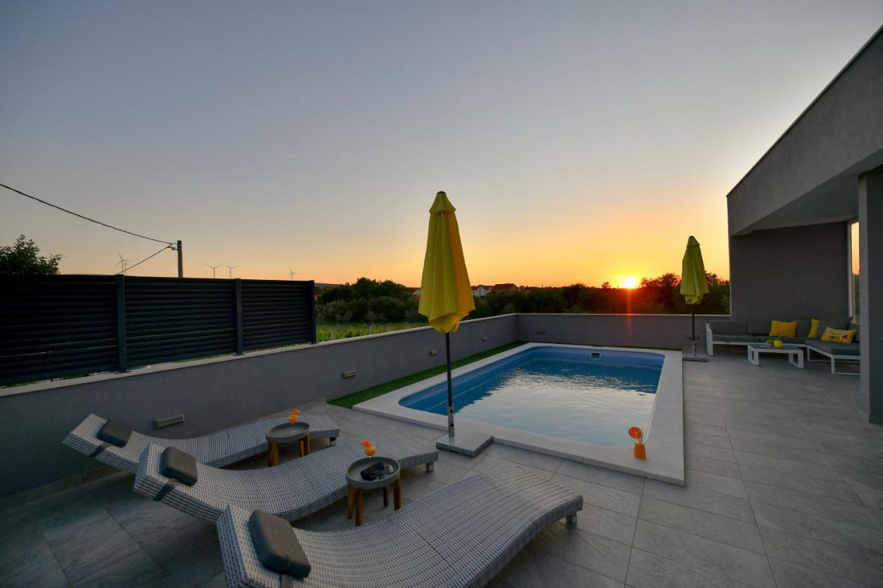 Luxurious Villa Natali Pridraga Luaran gambar