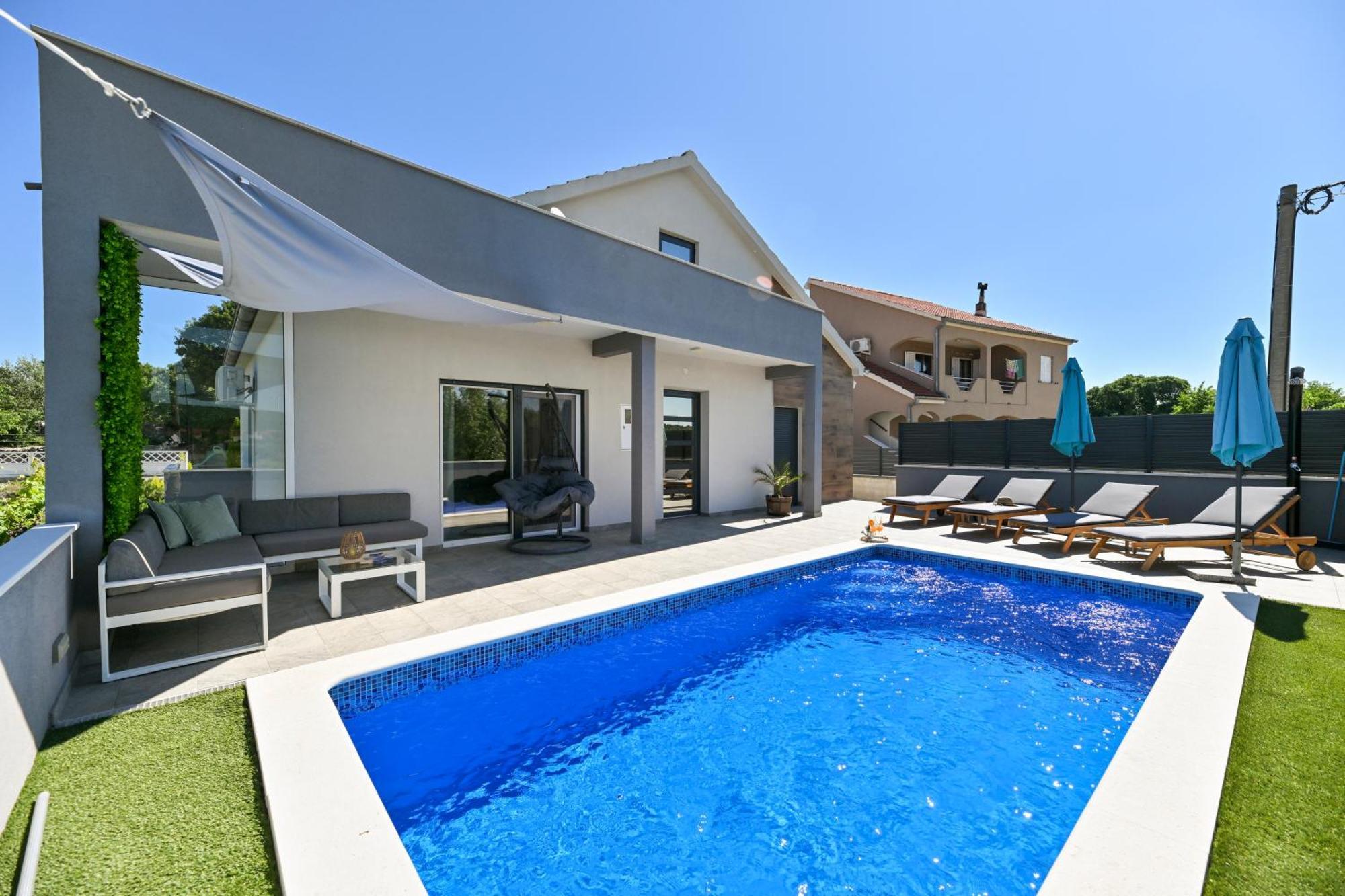 Luxurious Villa Natali Pridraga Luaran gambar