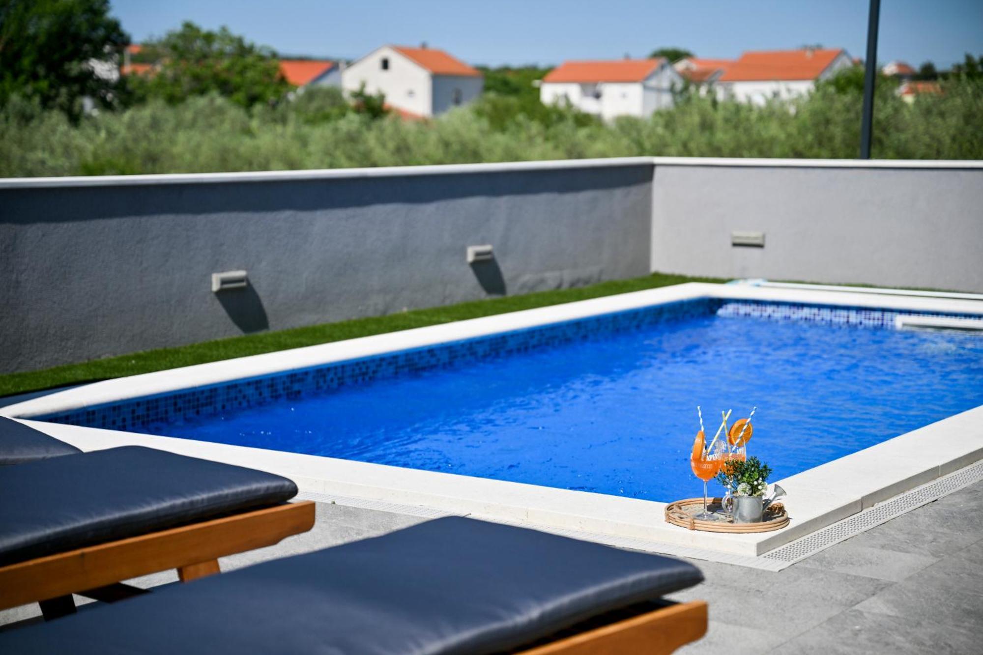 Luxurious Villa Natali Pridraga Luaran gambar