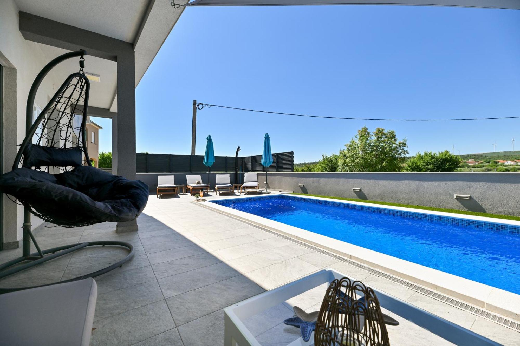 Luxurious Villa Natali Pridraga Luaran gambar
