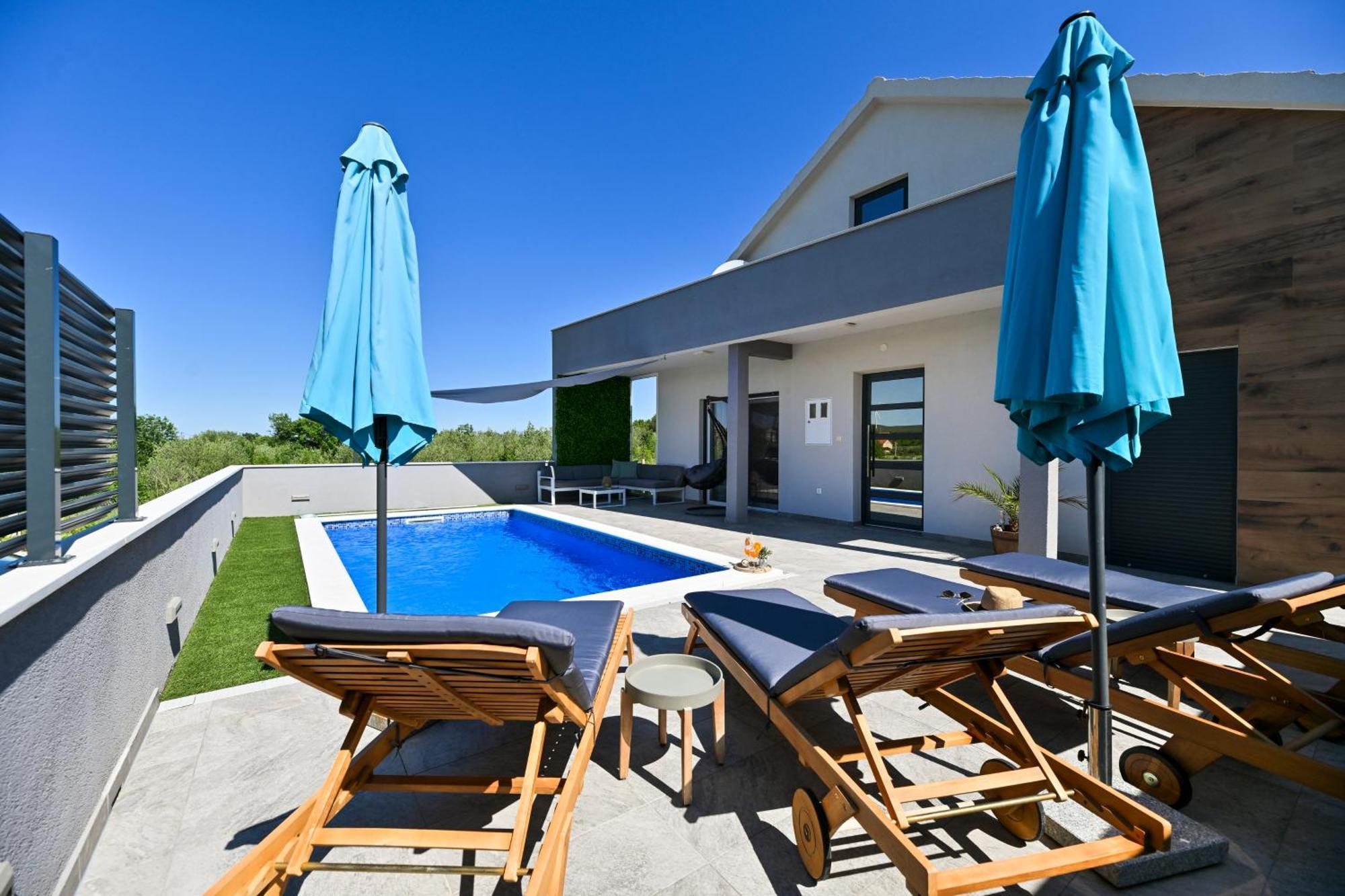 Luxurious Villa Natali Pridraga Luaran gambar